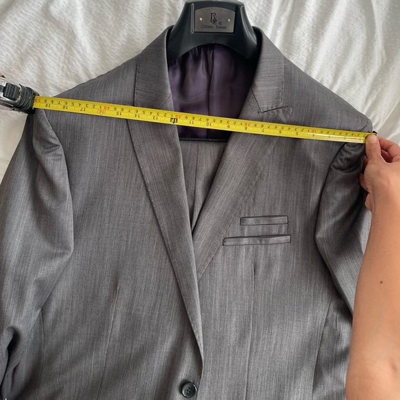 NWT mens grey suit 58/42 Euro.  Husband tried it on more like a big 44/small 46 - Picture 16 of 16